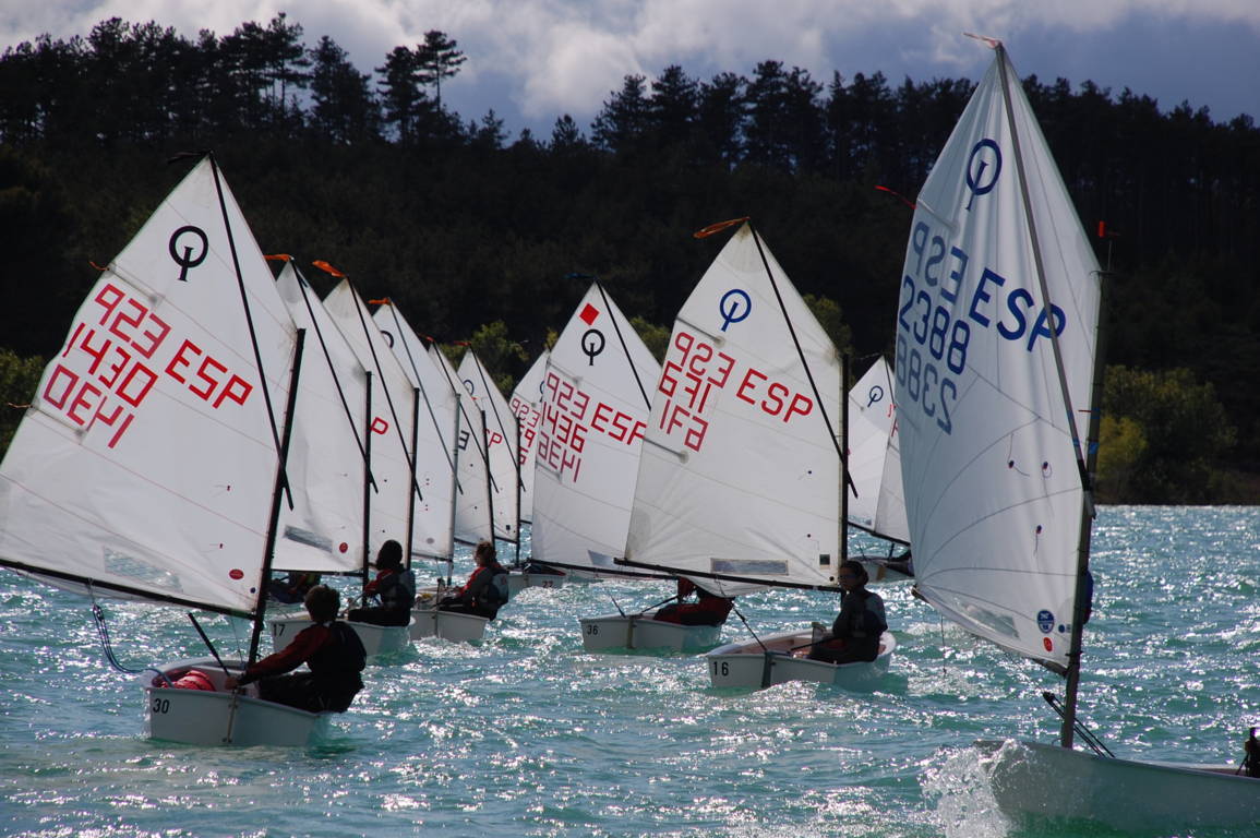 ESPECTACULAR el Cto Navarro de la Clase Optimist